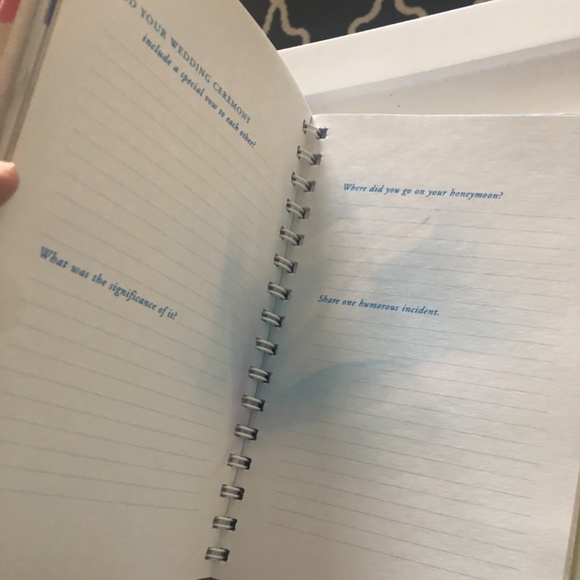 A Mothers Legacy book, a life story journal in your words to hand down - Picture 3 of 6